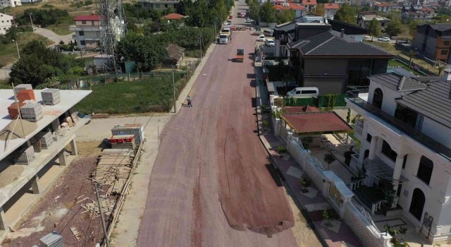 Yalova Belediyesinin asfalt çalışmaları devam ediyor
