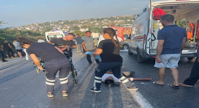 Yalovada 2 motor ve 2 otomobil birbirine girdi: 5 yaralı