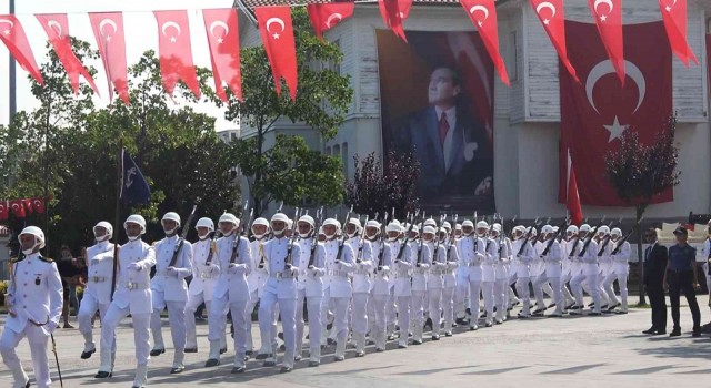 Yalovada Zafer Bayramı coşkusu