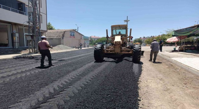 Yazıkonakta altyapı ve asfalt çalışması hız kesmeden devam ediyor