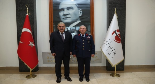 Yeni Komutan Kadıoğlu Vali Ayyıldızı ziyaret etti