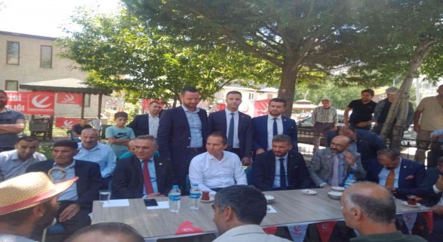 Yeniden Refah Partisi Genel Başkanı Erbakan Bahçesarayda vatandaşlarla buluştu