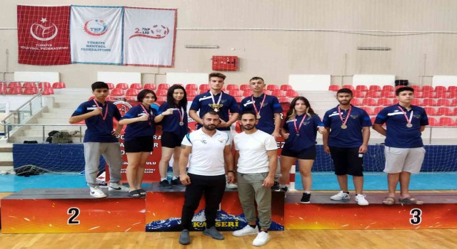 Yenimahalle Kayseride madalyaları topladı