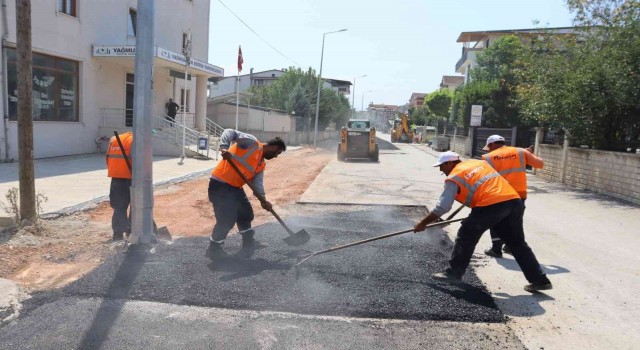 Yeşilovanın 4 sokağına 116 ton asfalt