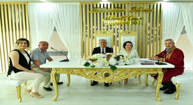 Yeşilyurt Belediyesinin yeni nikah sarayında ilk nikah kıyıldı