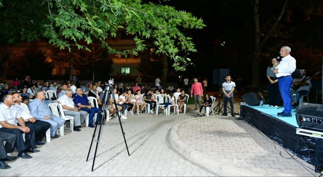 Yeşilyurtta sokak konserlerine yoğun ilgi
