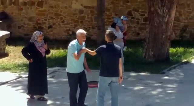 Yozgatta eski eşi ile halasını çocuklarının gözü önünde bıçaklayan zanlı tutuklandı