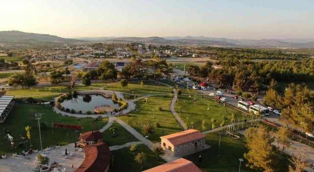 Yunusemre Uçurtma Şenliği düzenlendi