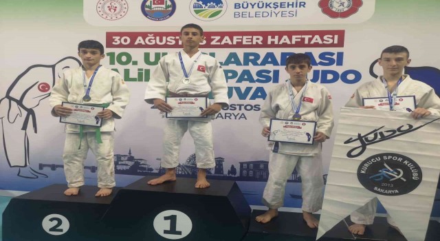 Yunusemreli judocular Sakaryadan 4 madalyayla döndü
