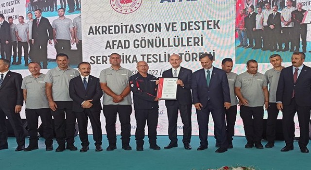 ZEYBEG, Beslenme üzerine akredite olan ilk ve tek Kamu Kurumu ödülünü Bakan Süleyman Soyludan aldı