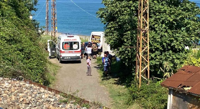 Zonguldkta 13 yaşındaki Yavuz, denize kaçan topunu alırken kalp krizinden öldü