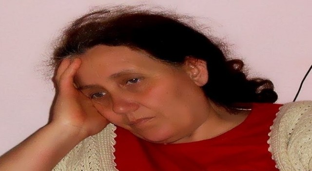 10 yıl önce terör örgütü PKKnın bombalı saldırısında hayatını kaybeden kadın mezarı başında anıldı