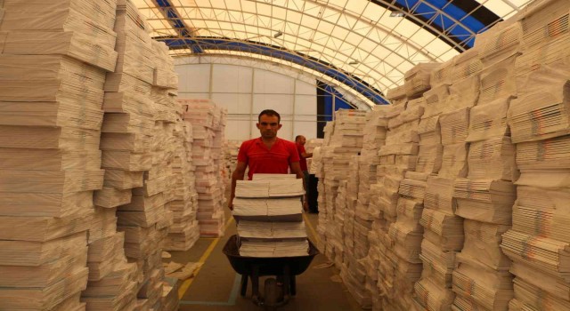 2 milyon 765 bin yardımcı kaynak kitabı okul sıralarında öğrencileri bekliyor