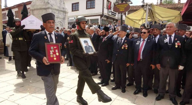 2 savaşa tanık oldu, Türkiyenin en yaşlı gazisine son veda