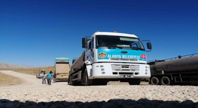 22 kilometrelik yayla yolu asfalt çalışmalarına Payallar Yaylasından başlandı