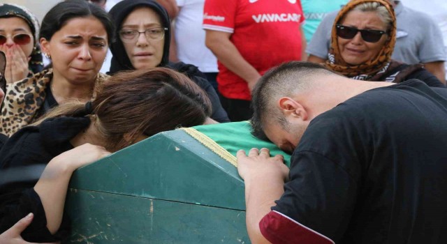 4,5 yaşında hayatını kaybeden Ataya gözyaşları arasında veda