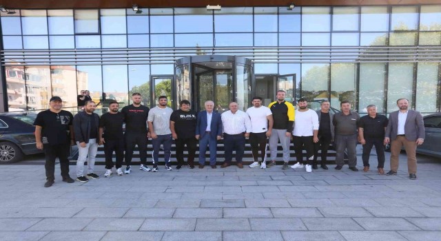 500 pehlivan kıyasıya mücadele edecek
