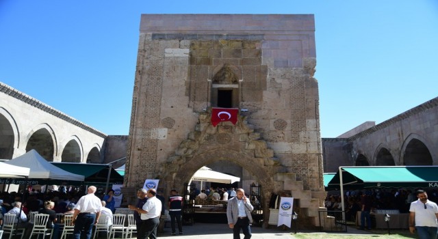 786 yıllık handa şed kuşanma töreni