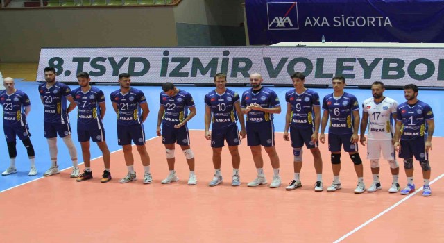8. TSYD İzmir Voleybol Turnuvasında ilk gün tamamlandı
