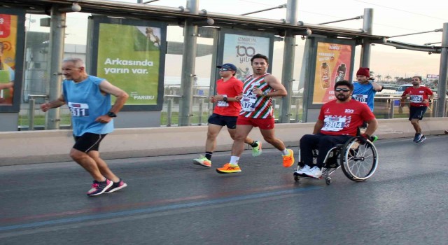 9 Eylül İzmir Yarı Maratonuna rekor katılım