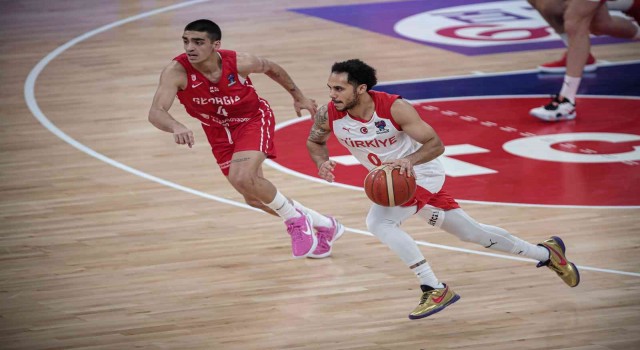 A Milli Erkek Basketbol Takımı, iki uzatmaya giden maçta Gürcistana yenildi