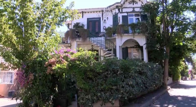 Adalarda ‘ev kiralama oyunu: Kiracı olduğu evi başkalarına kiraladı
