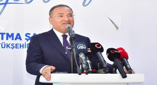 Adalet Bakanı Bekir Bozdağ: “7li masa da 7 düvel de Türkiyenin gelişmesine ve Tayyip Erdoğana karşı”