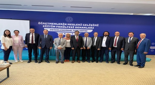 ADÜ Eğitim Fakültesi Dekanı Karasakaloğlu, Öğretmenlerin Mesleki Gelişimi Değerlendirme Toplantısına katıldı