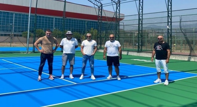 ADÜde spor tesisleri yenileniyor
