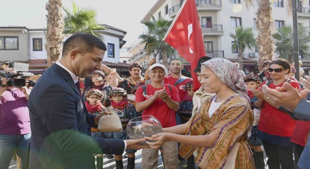 Afyon Kocatepeden Kuşadasına Zafer Toprağı