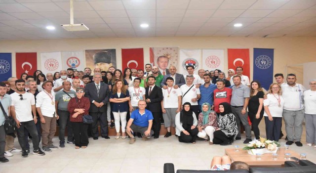 Afyonkarahisarda görme engelliler satranç turnuvası tamamlandı