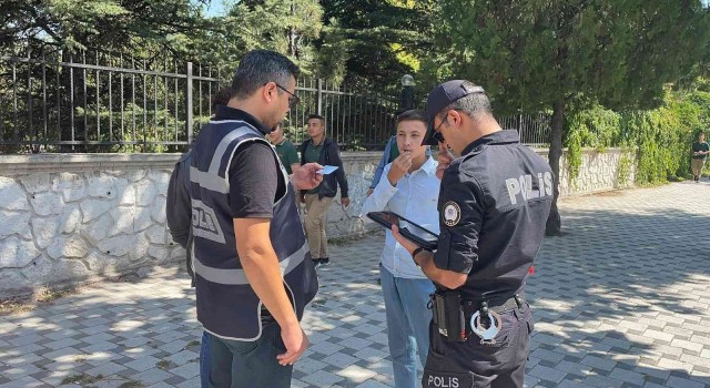 Afyonkarahisarda okul giriş ve çıkışlarında sıkı denetim