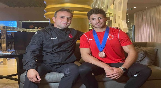Aileden güreşçi: Yunus Emre Başar