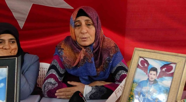 Aileler, evlatlarını bin 121 gündür HDPden istiyor