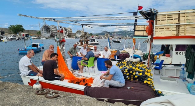 Alaplıda 150 tekne limanda mahsur kaldı
