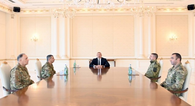 Aliyev, komutanlarla Ermenistanın provokasyonlarını görüştü