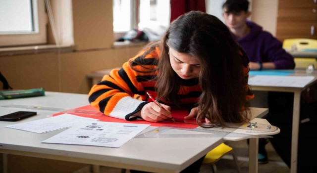 Anadolu Üniversitesi Engelliler Entegre Yüksekokulu Türkiyede ilk ve tek
