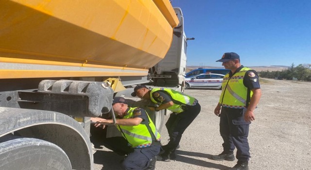 Ankarada jandarmadan servis araçlarına denetim