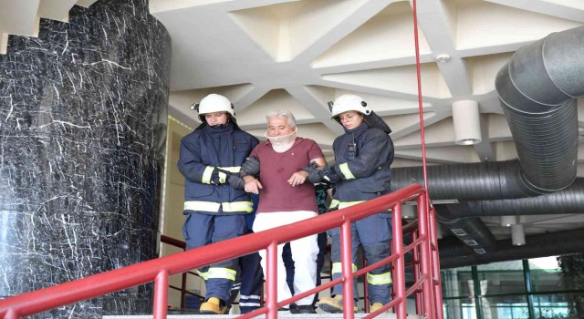 Antalya Şehirlerarası Otobüs terminalinde deprem tatbikatı