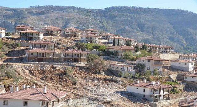 Antalyada orman yangını sonrası devlet adeta yeni bir köy inşa etti