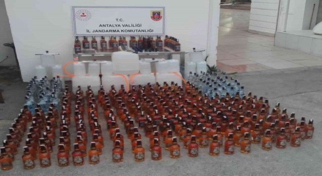 Antalyada sahte alkol imalathanesine jandarma baskını