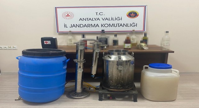 Antalyada sahte alkol üreticilerine jandarmadan darbe