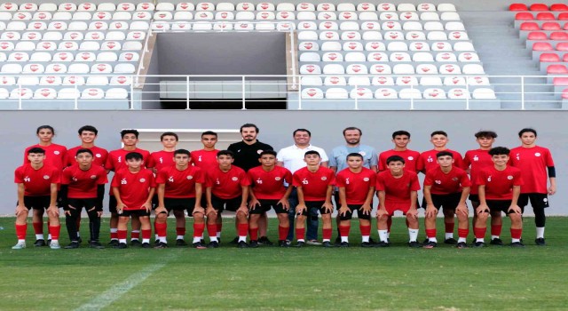 Antalyaspor U14ün genç akrepleri Madride gidiyor