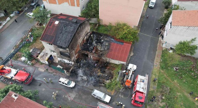 Arnavutköyde ısınmak için yakılan ateş yangına neden oldu