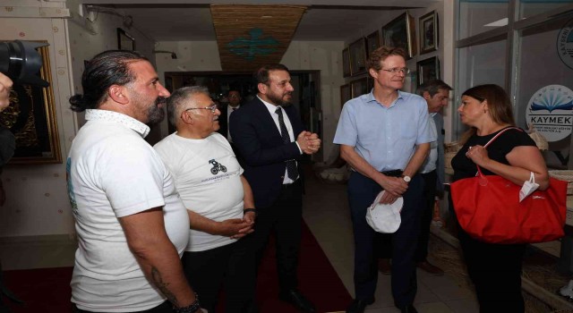 Avrupalı misafirler KAYMEKin sergisini gezdi