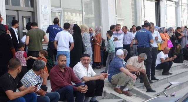 Avrupaya gönderiyorlar yalanını duyan mülteciler oraya koştu