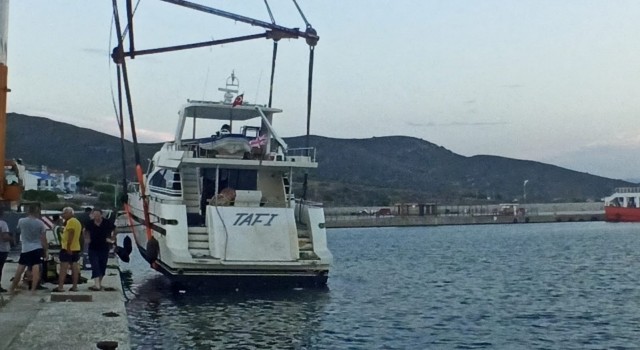 Avşa Adasında batma tehlikesi geçiren yat kurtarıldı