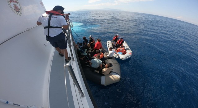 Aydında 13 düzensiz göçmen kurtarıldı, bir şahıs yakalandı
