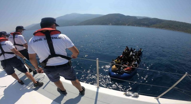 Aydında 45 düzensiz göçmen kurtarıldı