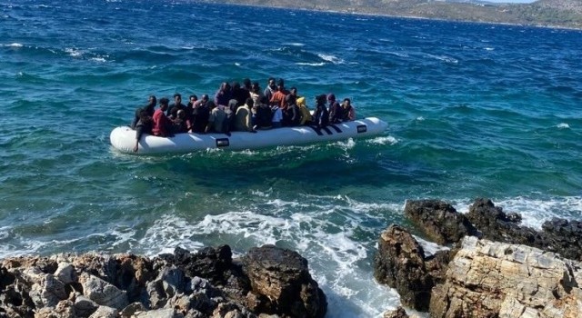 Aydında 49 düzensiz göçmen kurtarıldı